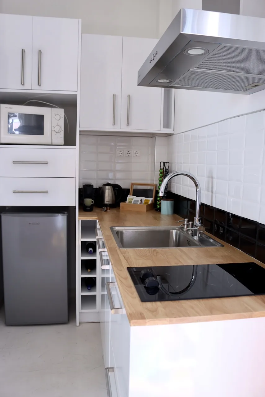 Modern compact kitchen
