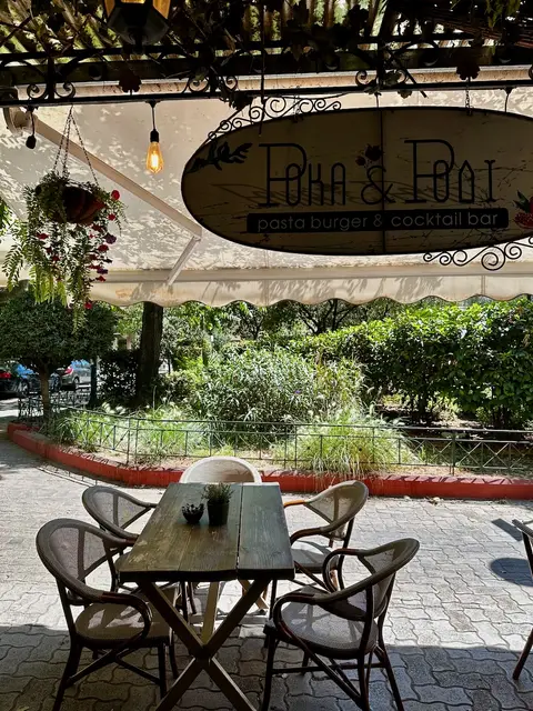 Roka kai Rodi outside table