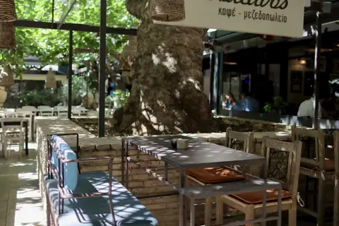 View of Svigkou square - Πλάτανος
