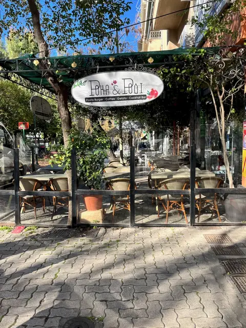 Roka kai Rodi πρόσοψη