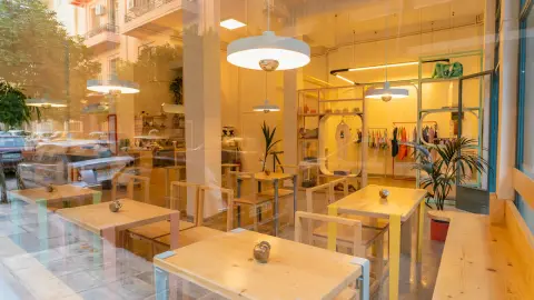 Kick Cafe Kypseli - tables
